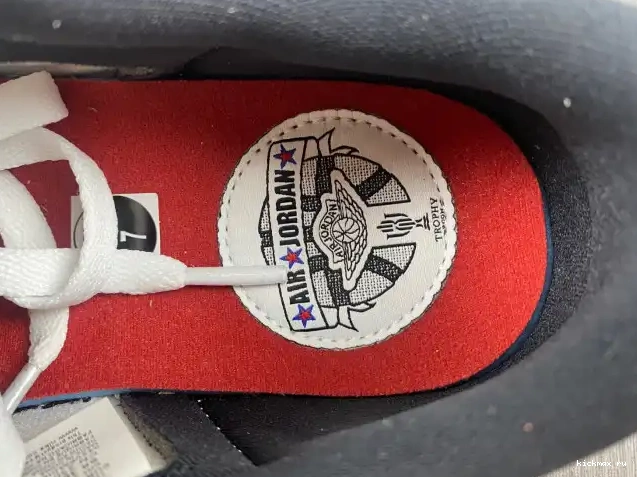 Rep 1 JORDAN X LOW ROOM OG 'RED AIR TROPHY FN0432-017 BLACK' 0502